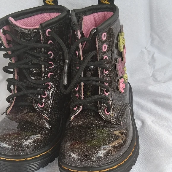 Dr. Martens Pink Lined Shoe Interior - Picture 5 of 6